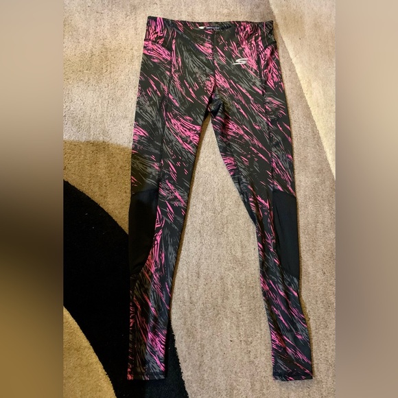 LN SKETCHER PERFORMANCE ATHLETIC WEAR. HIGH WAISTED. NO ROLL ELASTIC WAISTBAND. - Picture 8 of 8